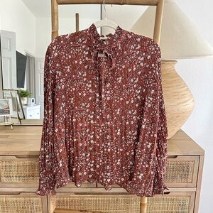 Max Studio Floral Pleated Long Sleeve Too Sz M